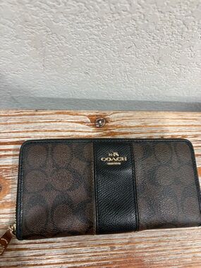 Coach Signature Wallet
